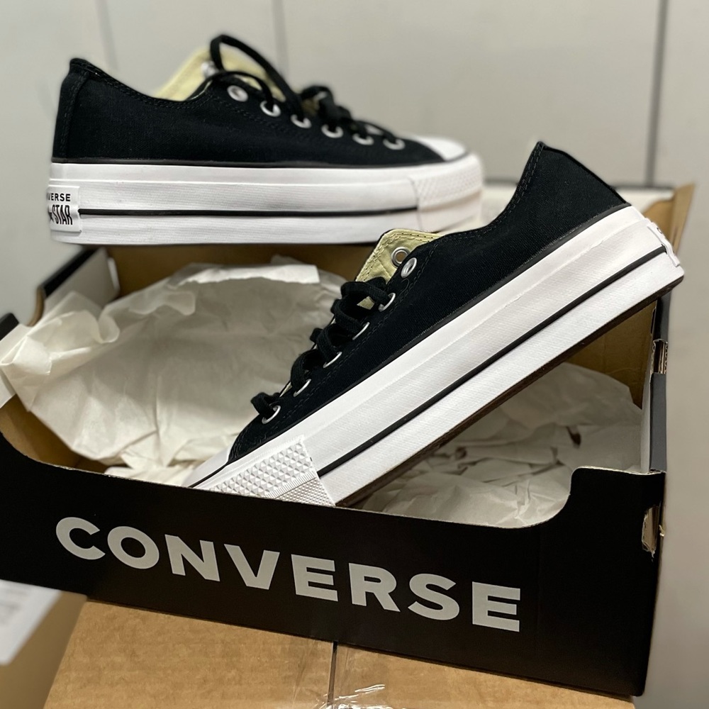 NEW Converse Platform Casual Women's Sneakers Shoes Black size 8